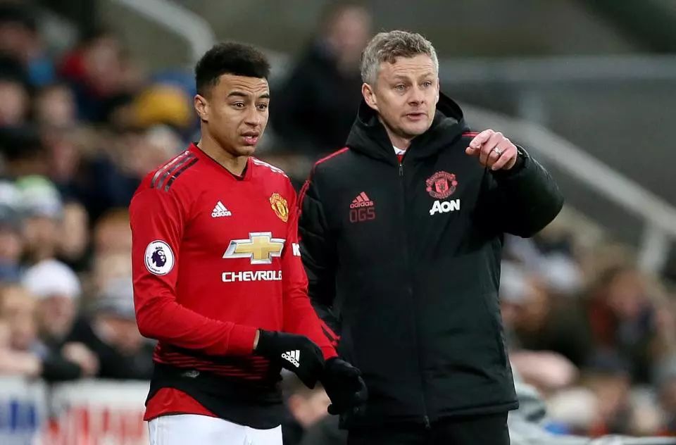 而梅西则刚 而梅西则刚